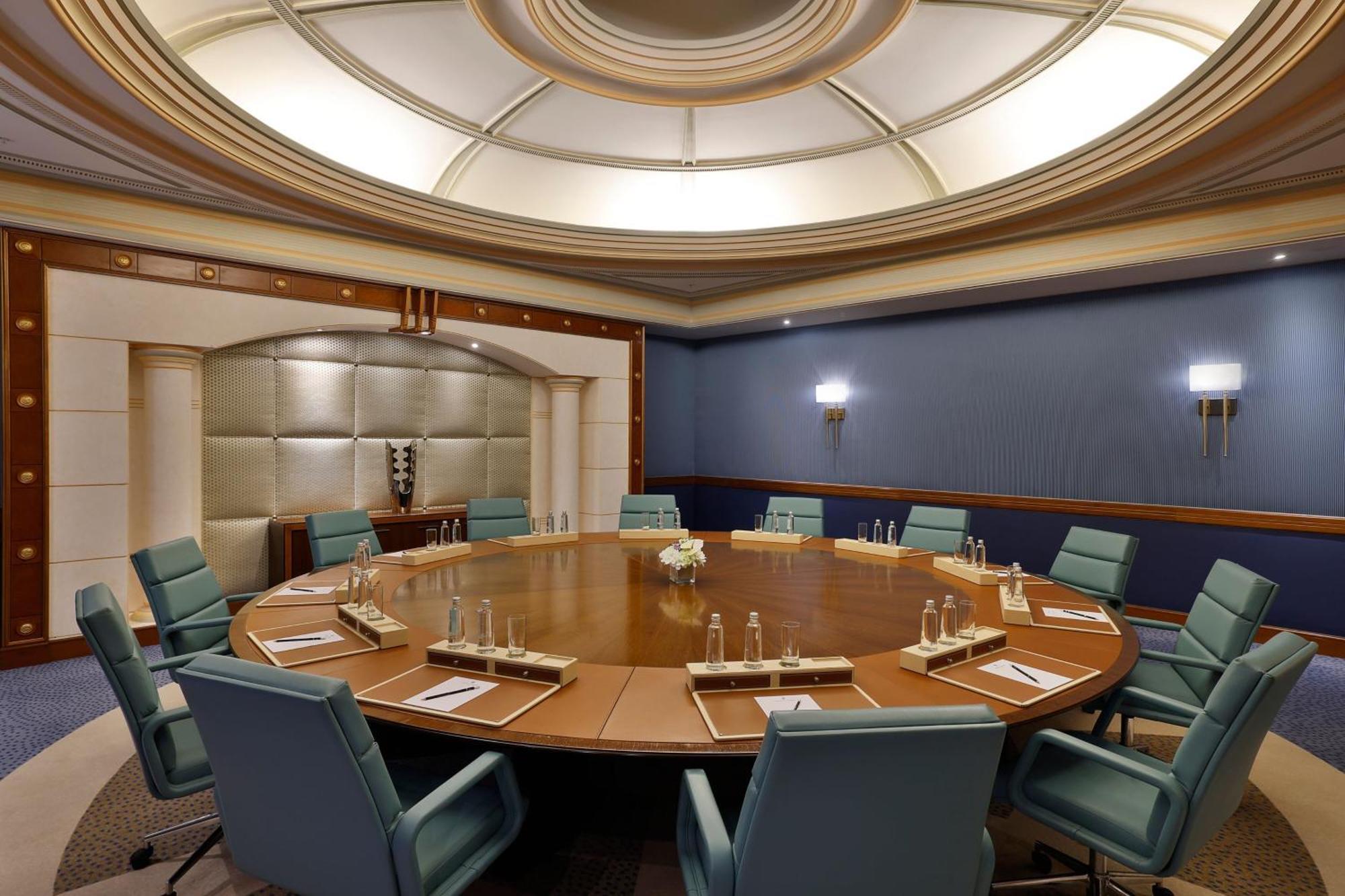 Готель The Ritz-Carlton Джидда Екстер'єр фото The boardroom of the World Bank Group
