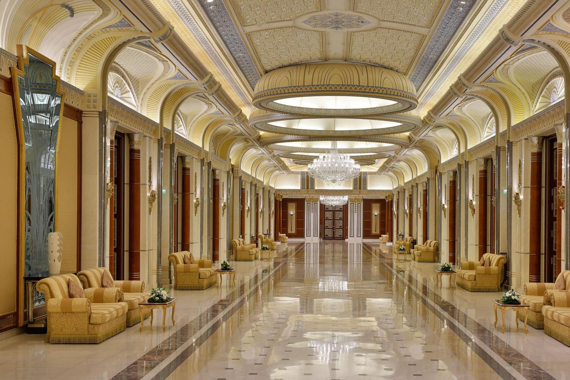Готель The Ritz-Carlton Джидда Екстер'єр фото The interior of the hotel