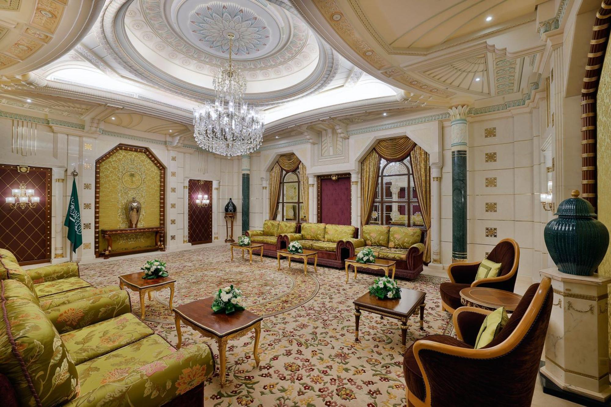 Готель The Ritz-Carlton Джидда Екстер'єр фото The interior of the hotel
