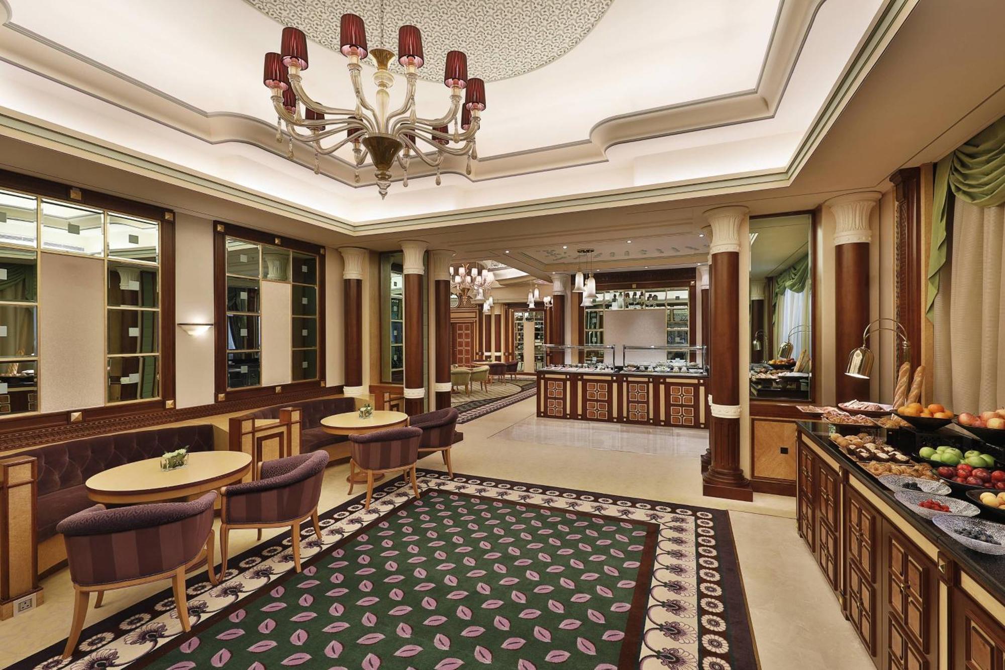 Готель The Ritz-Carlton Джидда Екстер'єр фото The lobby lounge at the Taj Mahal Palace, Mumbai